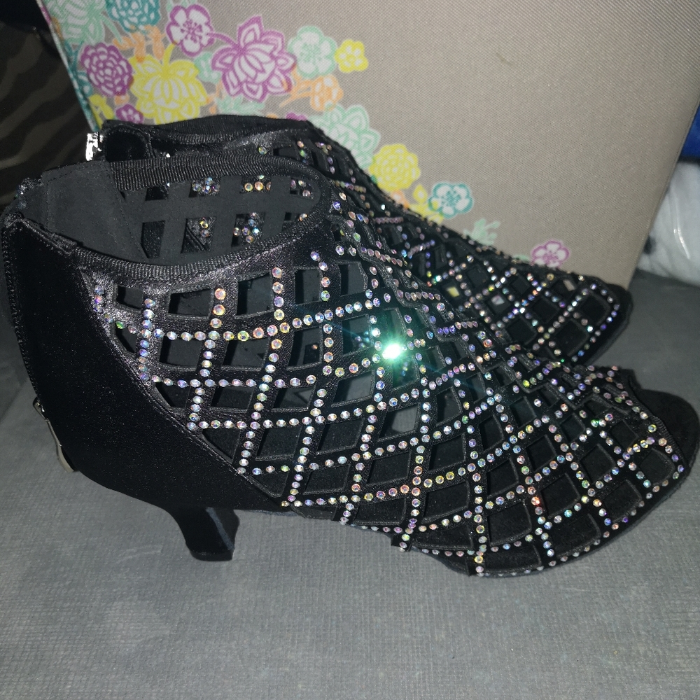 Dancing shoes - Picture 2 of 4